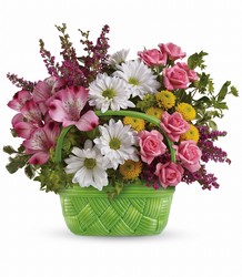 T14E100A Basket Of Beauty Bouquet 